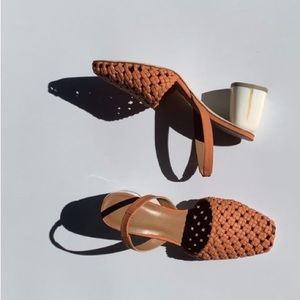 LoQ Nina Sandals in Saffron